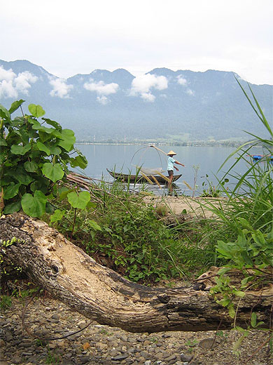 P�cheur au bord du Lac