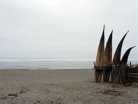 Los caballitos de la plage de Huanchaco