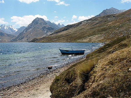 Barque sur la laguna Querococha