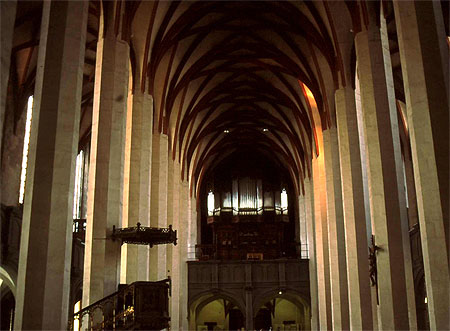 L'int�rieur de l'�glise Saint-Thomas