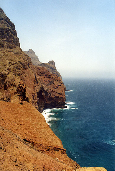 Ile de Santo Antao. Falaise c�te Ouest.