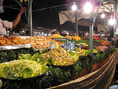 Petits restos ambulants sur la place jema el fna