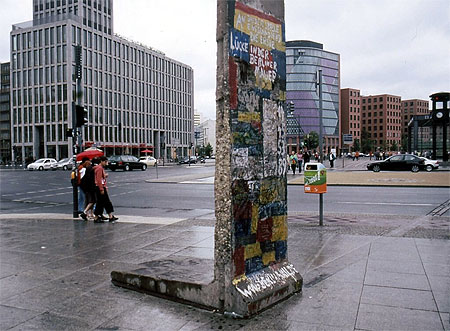 Un morceau du mur � la "Potsdamerplatz"