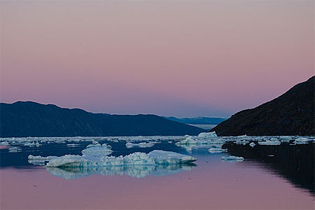 Coucher de soleil sur le fjord de Nuuk