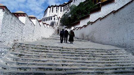 Mont�e vers l'entr�e du Potala