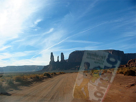 Routards sur la piste de Monument Valley