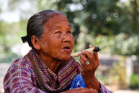 Fumeuse Birmane