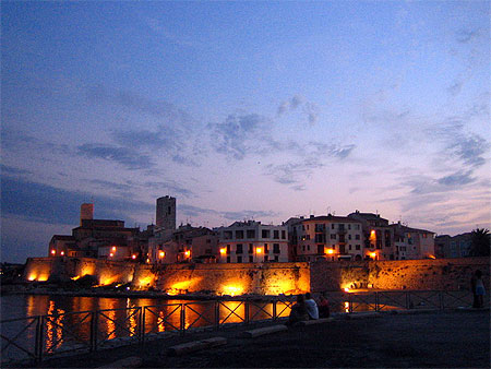 Sur les remparts - Vieille Ville d'Antibes