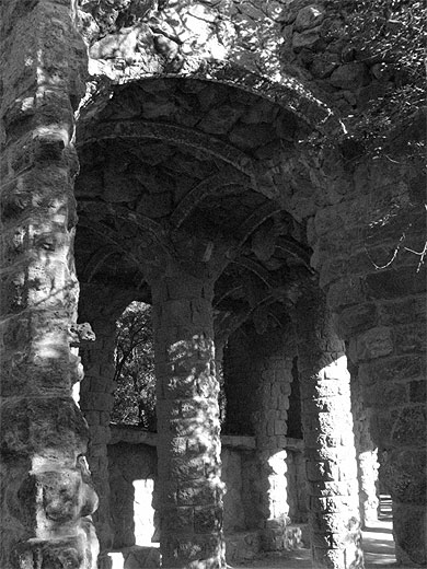 Le parc Guell en noir et blanc