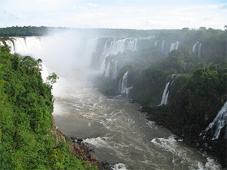 Les Chutes d'Iguazu du cot� br�silien