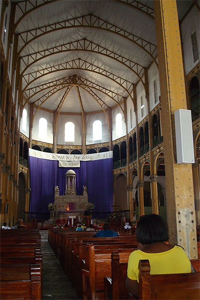 Int�rieur de l' Eglise Saint Pierre et Saint Paul