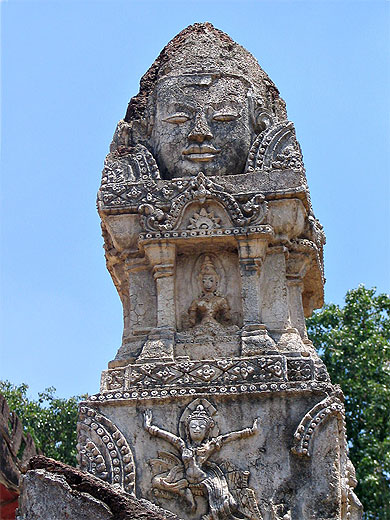 Statue du Wat Phra Si Rattana Mahathat