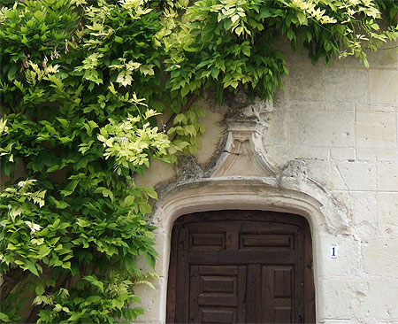 Fa�ade, d�tail, � Crissay sur Manse