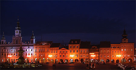 Place Attakar, le soir...