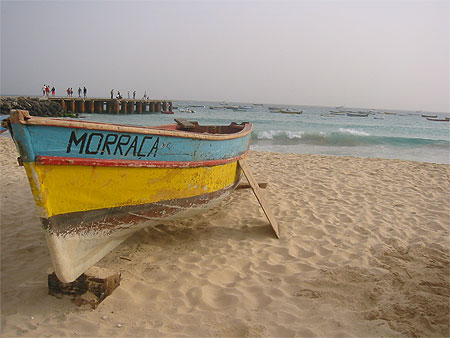 Barque de p�cheur sur la plage