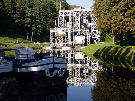 Ascenseur � bateaux