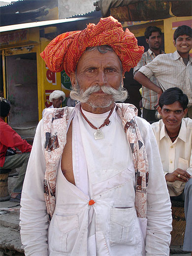 Vieil homme � moustaches