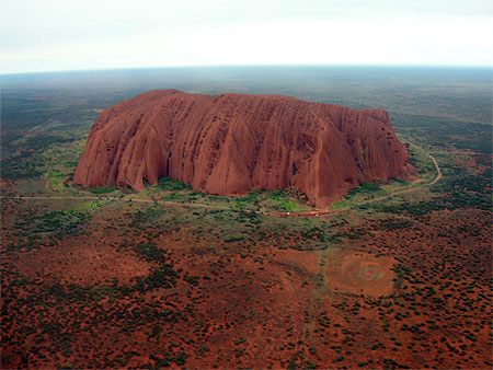 Uluru (vue d'h�licopt�re)