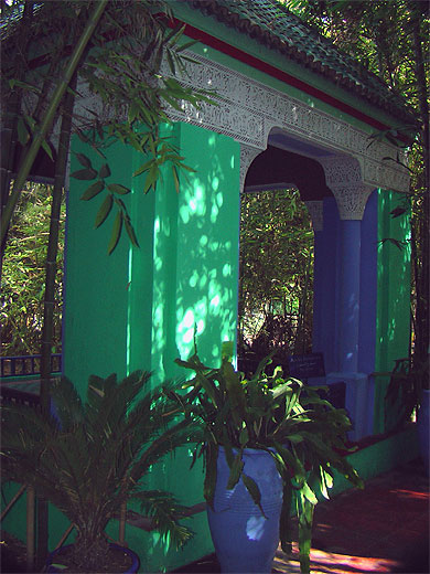 Abri au milieu des jardins