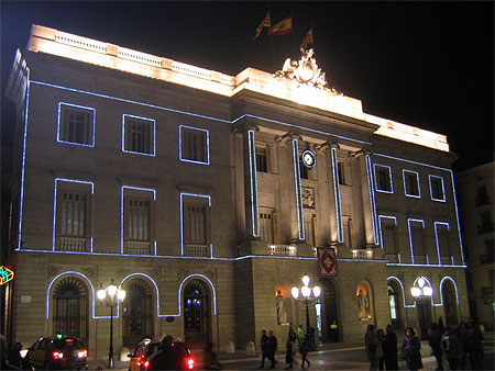 La Mairie avec ses �clairages de nuit