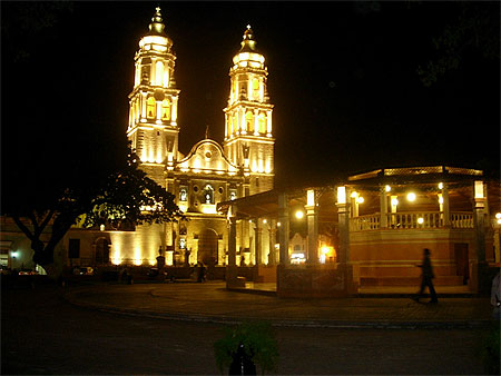Cath�drale illumin�e de Campeche