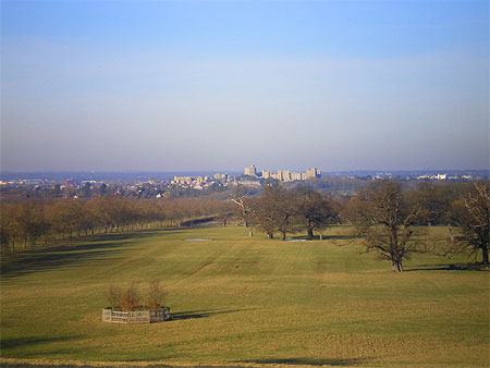 Vue sur Windsor du haut de Snow Hill