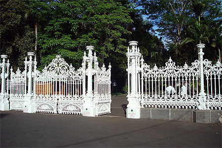 Entr�e du jardin de Pamplemousses