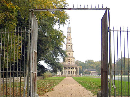 La pagode en automne