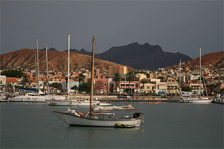 Vue du port de Mindelo