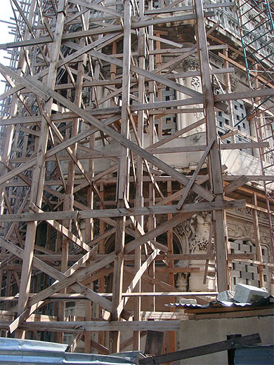 En attendant la reconstruction