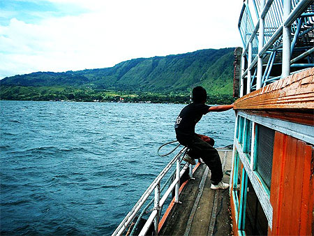 Bateau-Taxi sur le Lac Toba