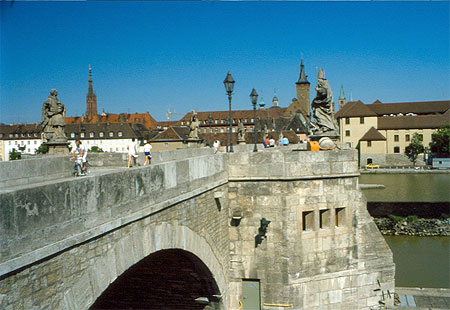 Pont sur le Main