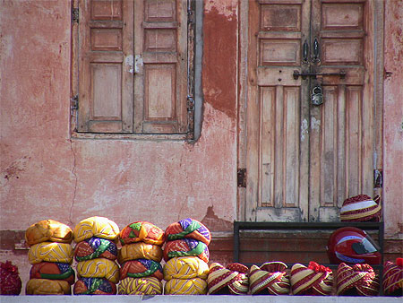 Jaipur : Turbans et casque de moto