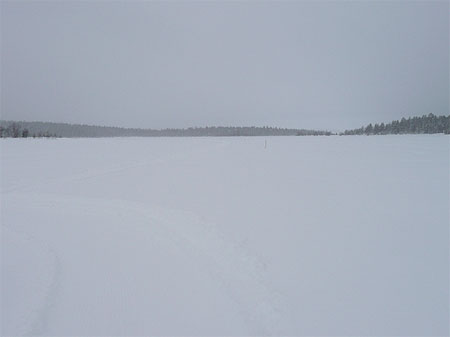Lac Inari transform� em piste motoneige