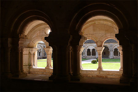 Abbaye de Fontenay - Le clo�tre