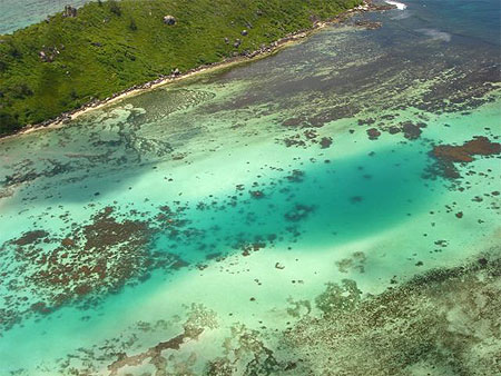 Archipel des Seychelles vu de l'h�licopt�re