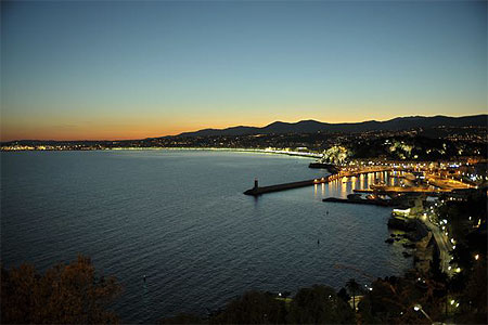 Nice by night