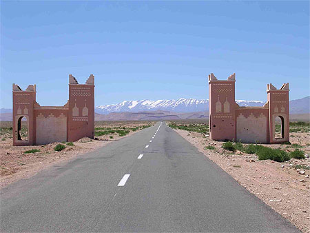 Haut Atlas enneig� entre Tinerhir et El-Kela� M'Gouna