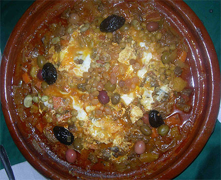Tajine de l�gumes aux raisins secs, pruneaux et olives