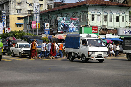 Une rue de yangoon