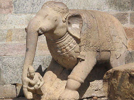 El�phant en pierre, Madhurai