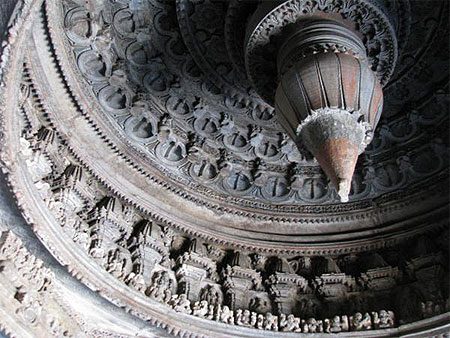 Ciselure de pierre au Temple de Somnathpur