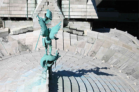 Saint-Michel terrassant le dragon