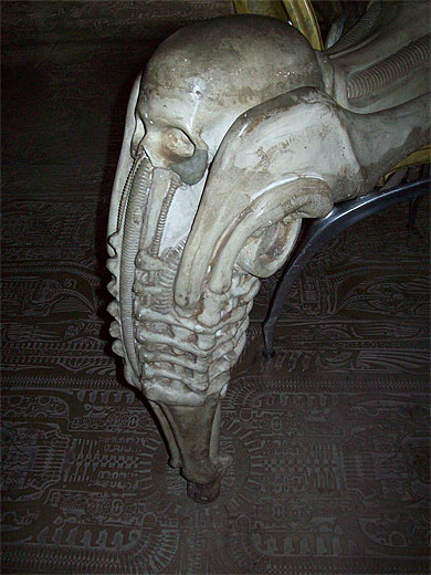 Pied de table par Giger