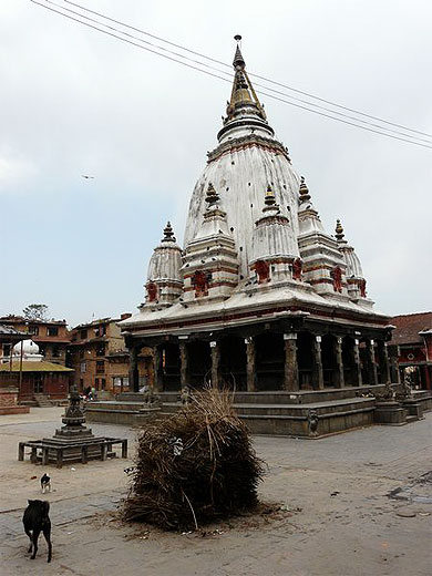 Temple de Machendranath le Rouge du XVI�me si�cle