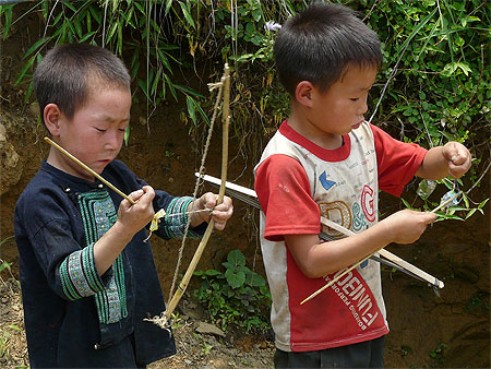 Enfants � l'arc