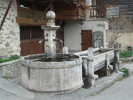 Curieuse fontaine � St V�ran