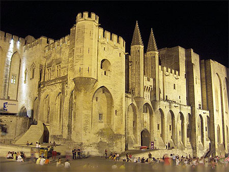Palais by night