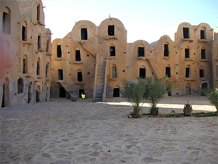 Vieux village troglodyte