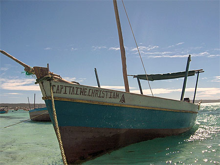 Bateau Capitaine Christian sur la mer d'�meraude